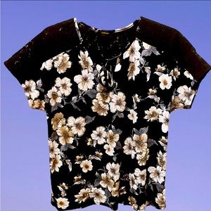 Gorgeous Women’s Petite Express Floral Blouse VNeck With Tie